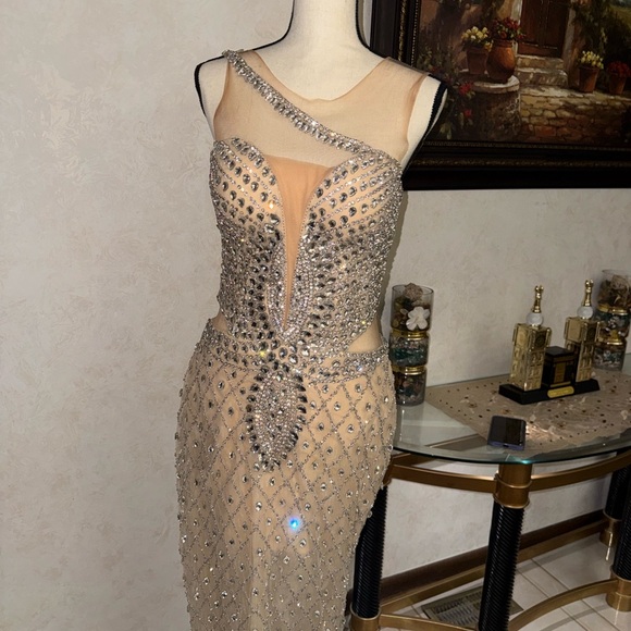 ✨ Custom Luxury Evening Gown – Worn Once ✨ - Picture 10 of 10